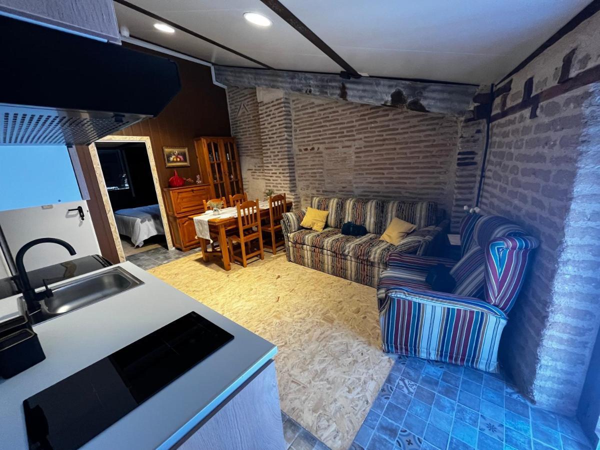 Casa Ruina Guest House Nava del Rey ภายนอก รูปภาพ