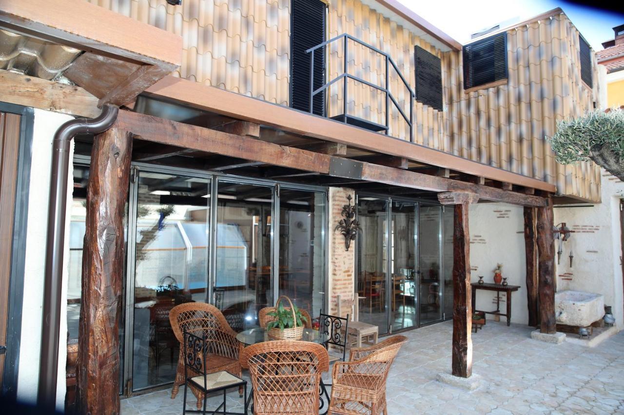 Casa Ruina Guest House Nava del Rey ภายนอก รูปภาพ