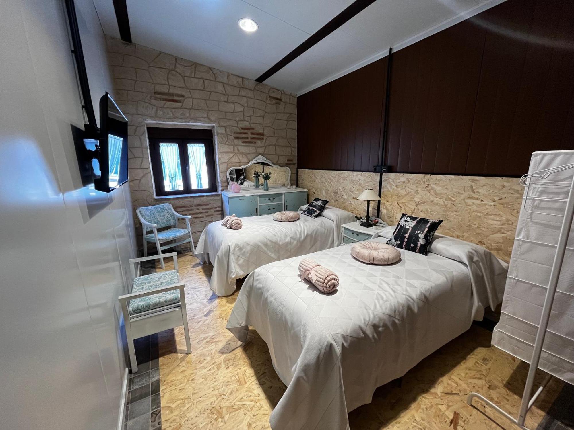 Casa Ruina Guest House Nava del Rey ภายนอก รูปภาพ