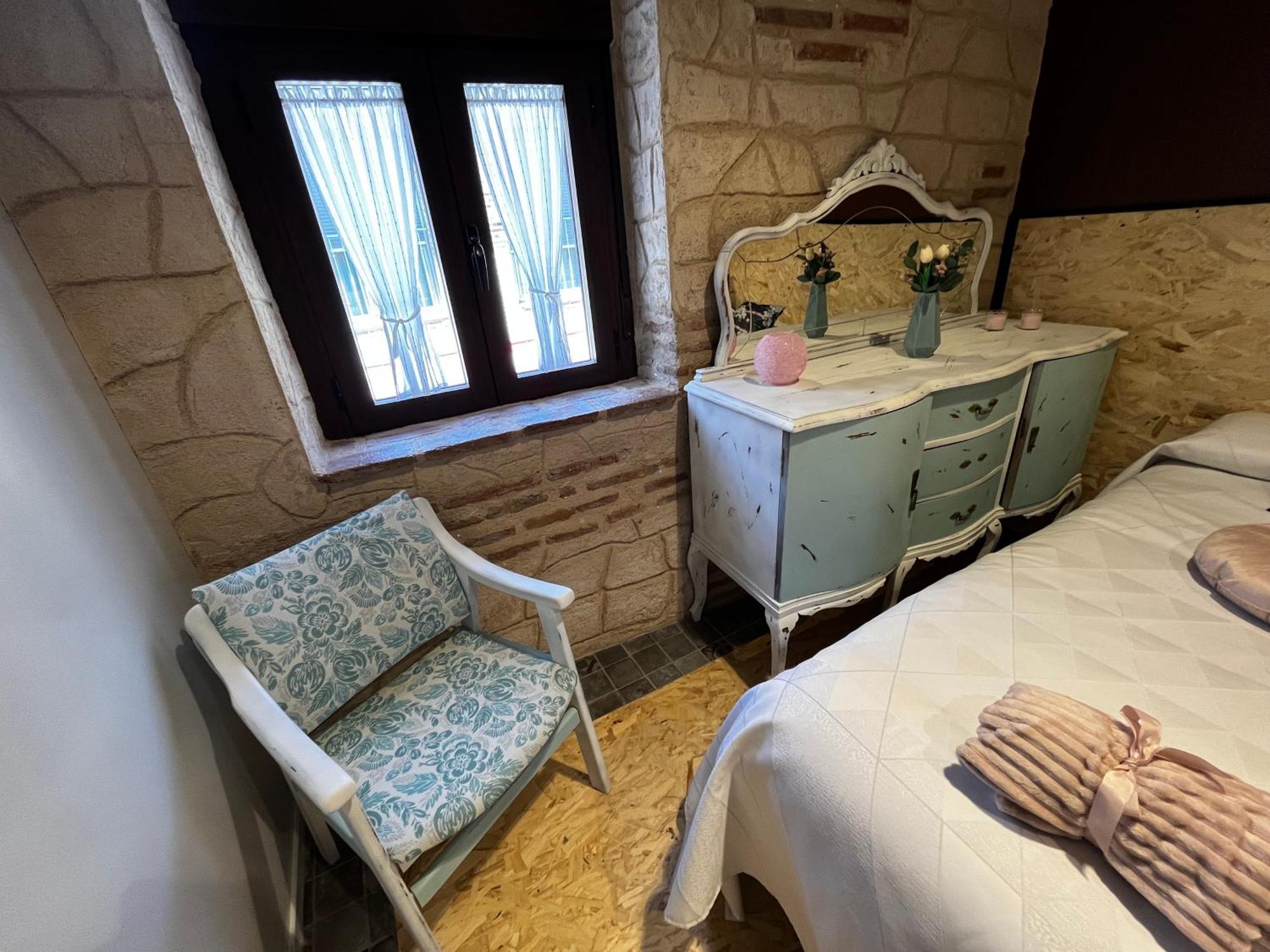 Casa Ruina Guest House Nava del Rey ภายนอก รูปภาพ